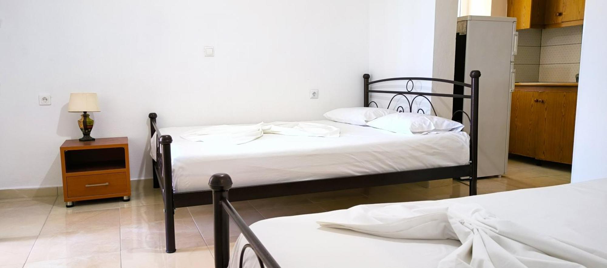 Natasha Rooms Himare Exterior foto
