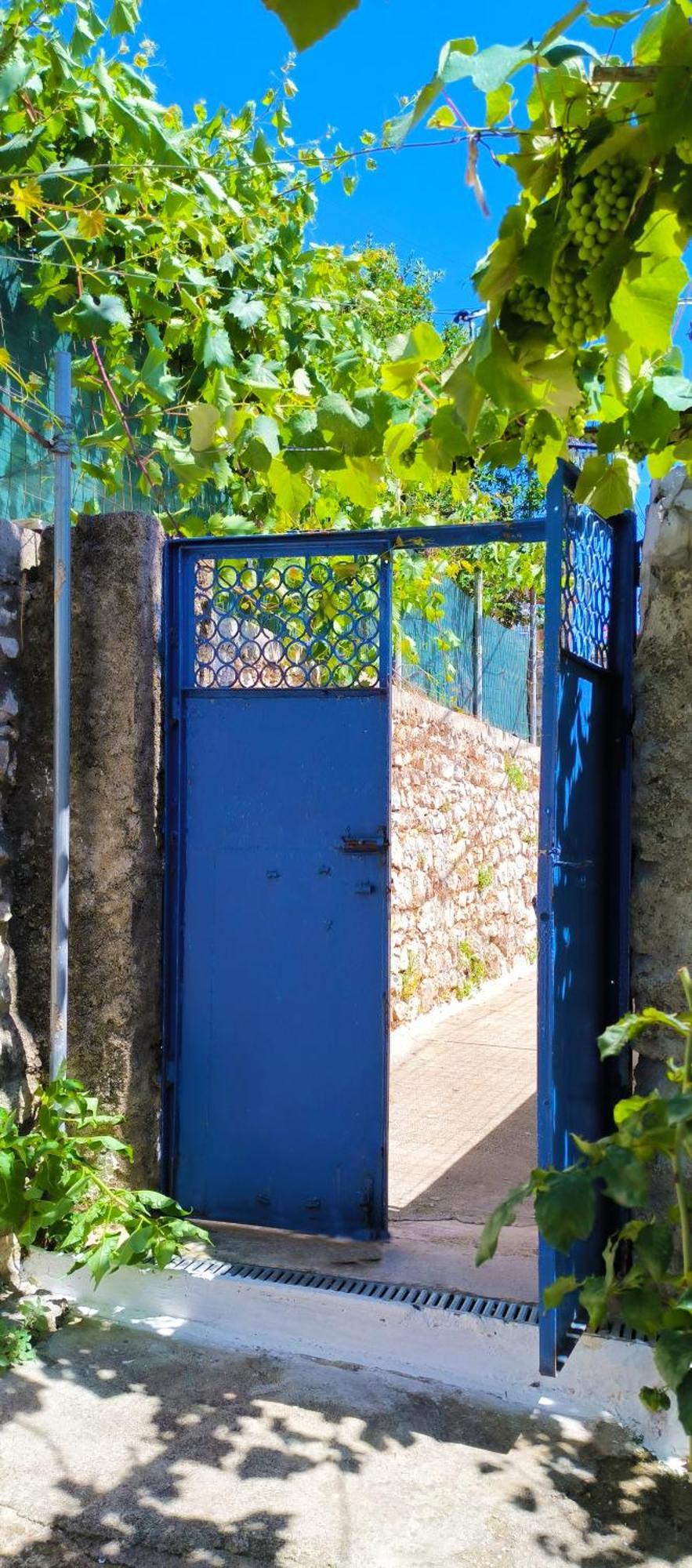 Natasha Rooms Himare Exterior foto