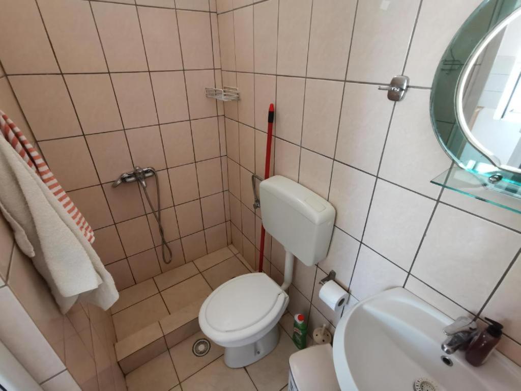 Natasha Rooms Himare Exterior foto