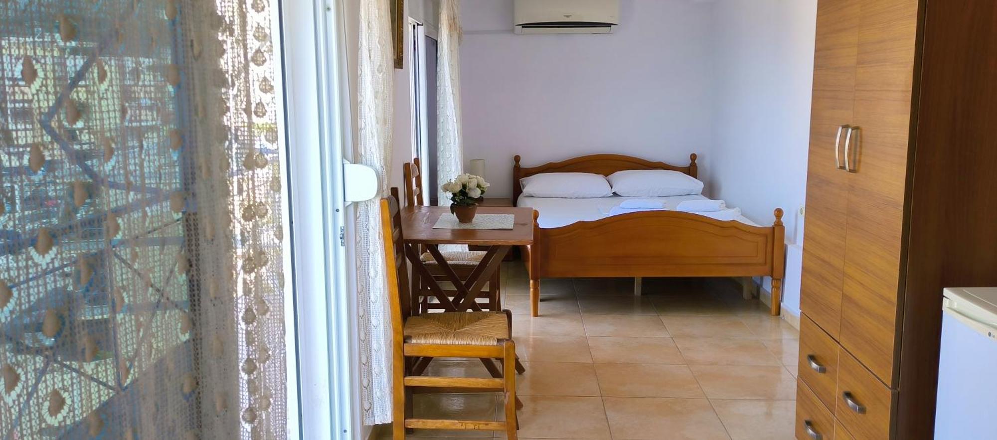 Natasha Rooms Himare Exterior foto